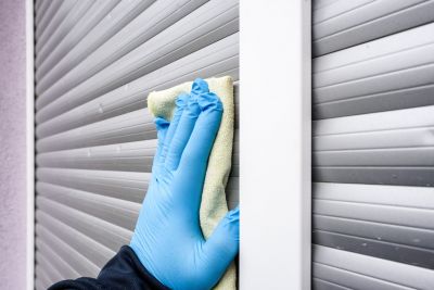 Vertical Blind Cleaning Process